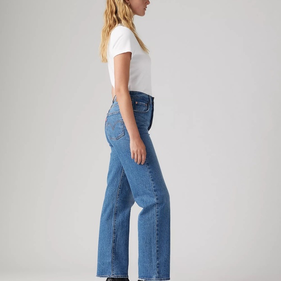 Levi's Ribcage Straight Ankle Jeans - Picture 3 of 8